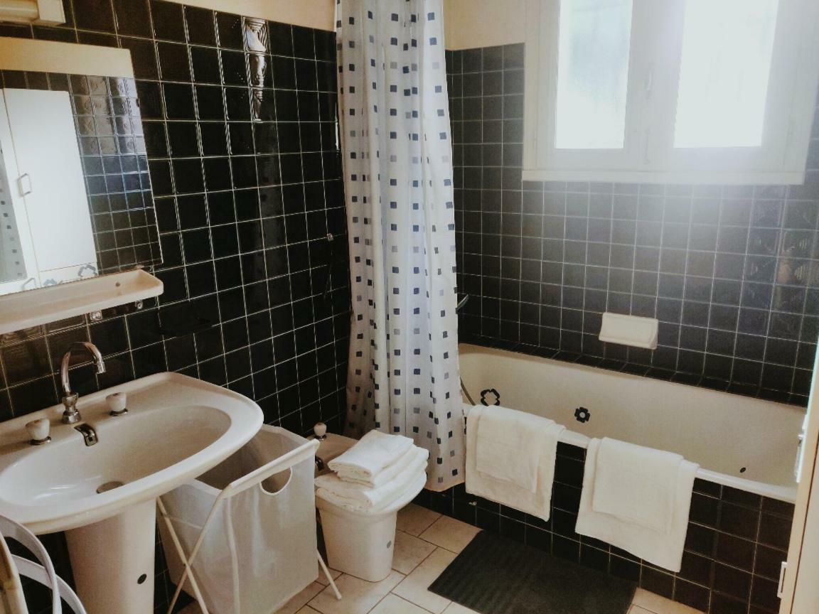 Emeki Emeki Apartment Еспелет Екстериор снимка
